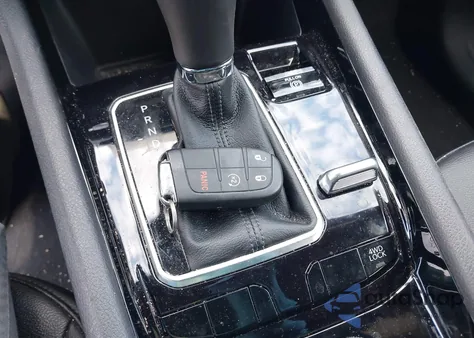 2024 Jeep Compass Limited 4X4 from USA, damaged, VIN 3C4NJDCN7RT103353